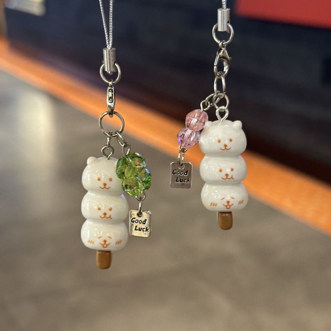 Joke Bear Lucky Leaf Phone Cha - Photography Rules 评论和价格
